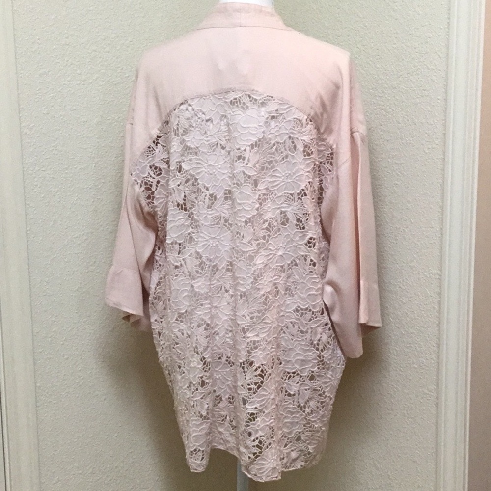 Hinge (Designed in Seattle) cotton cardigan with flower detail back